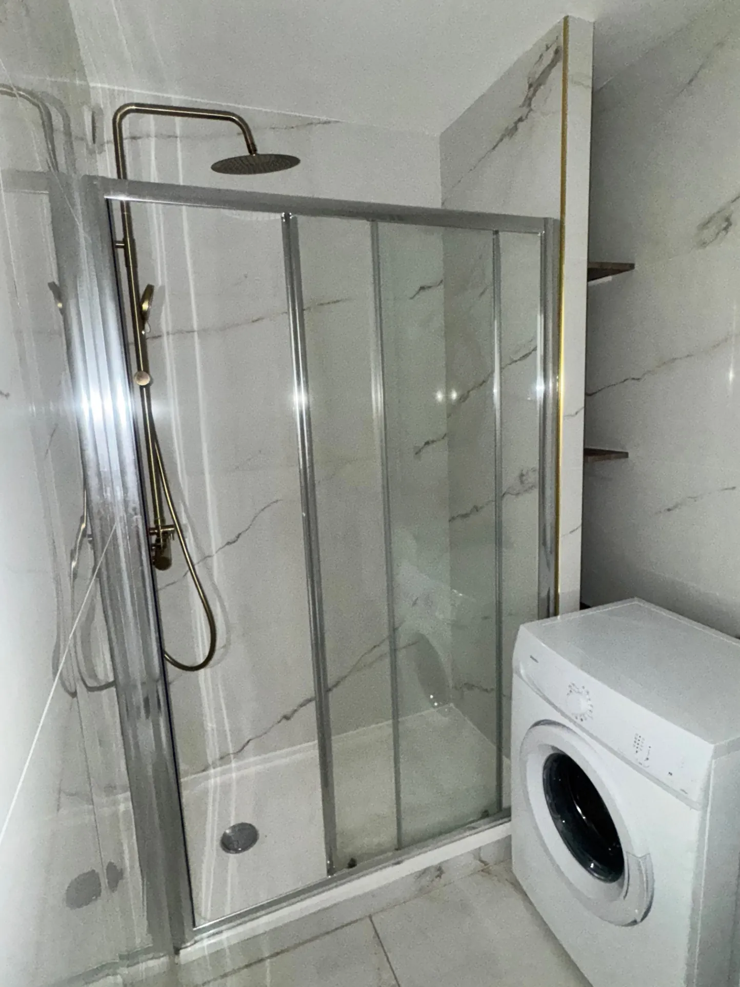 Appartement 3 pièces rénové à Marseille 13010 avec parking et sécurité 