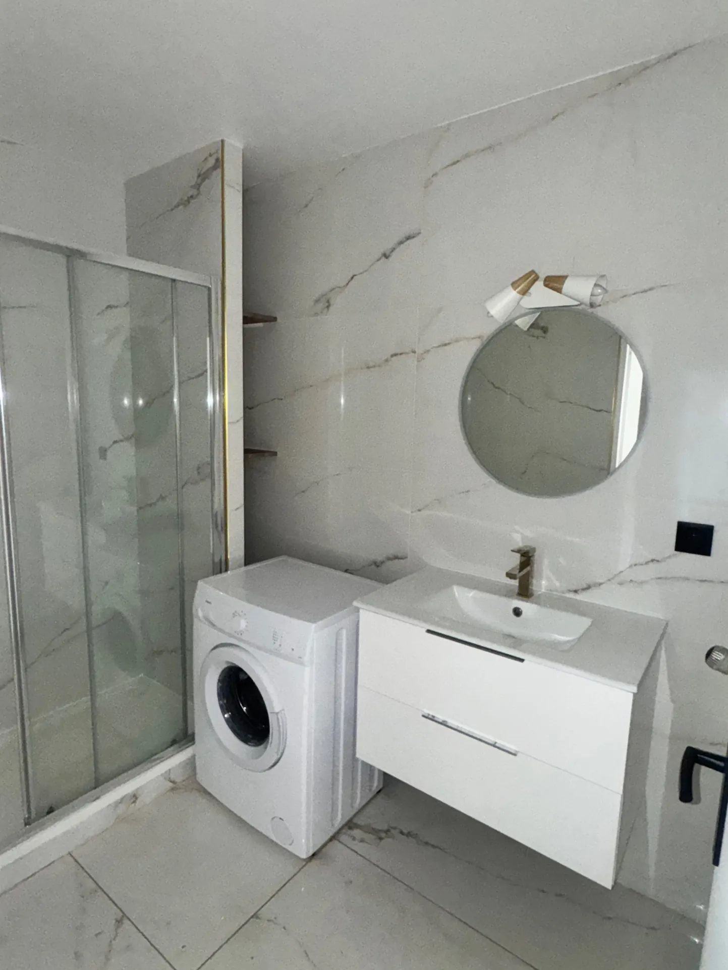 Appartement 3 pièces rénové à Marseille 13010 avec parking et sécurité 