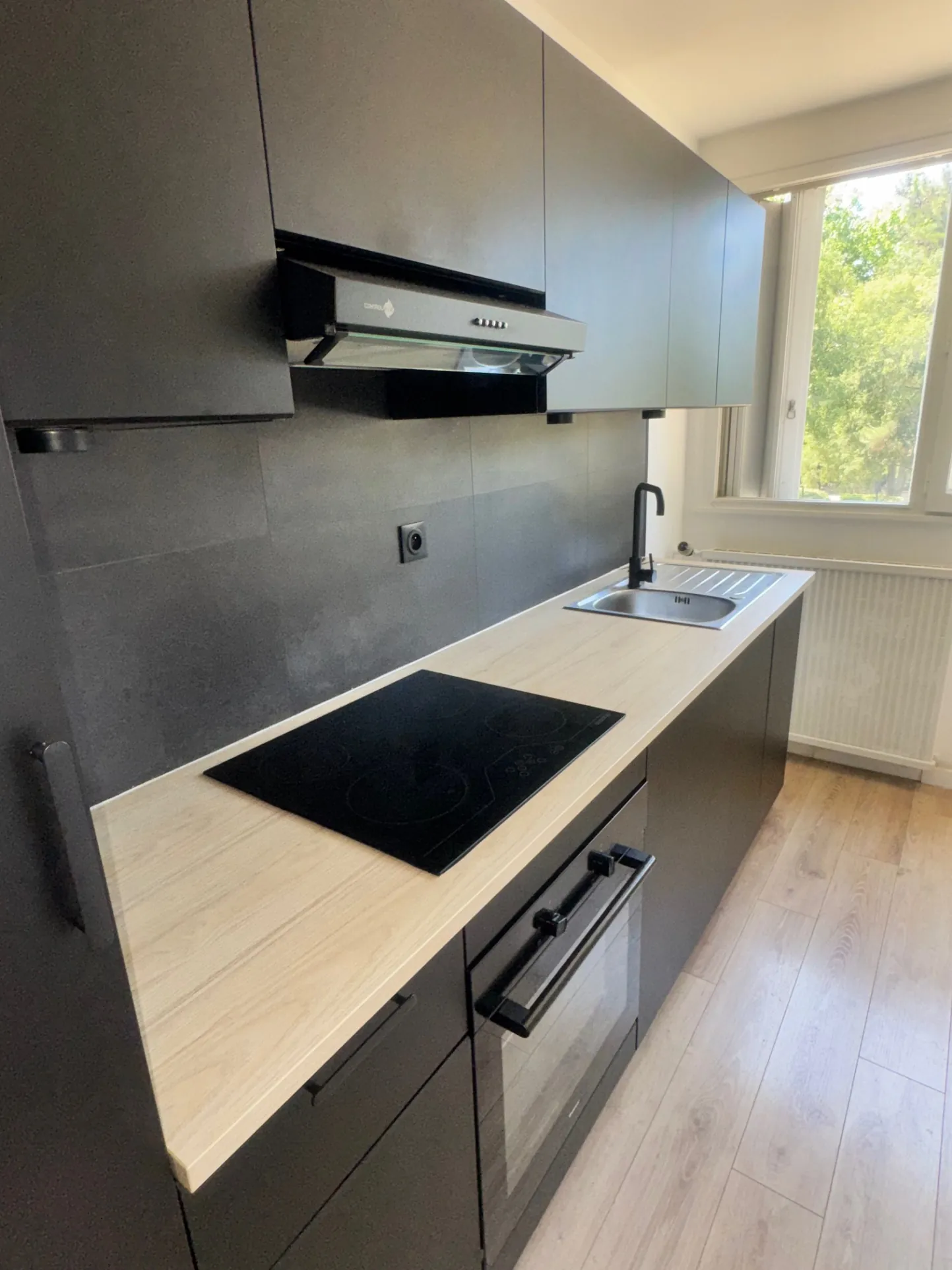 Appartement 3 pièces rénové à Marseille 13010 avec parking et sécurité 