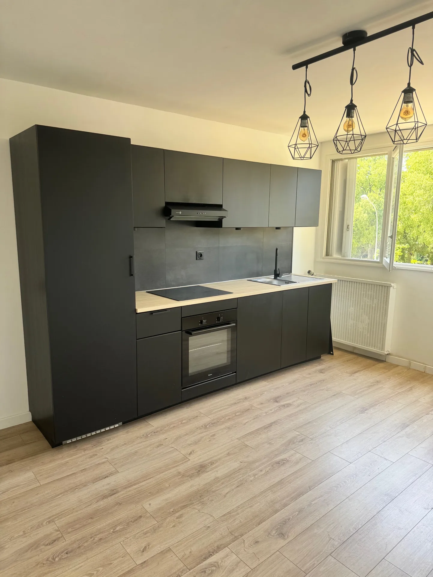 Appartement 3 pièces rénové à Marseille 13010 avec parking et sécurité 