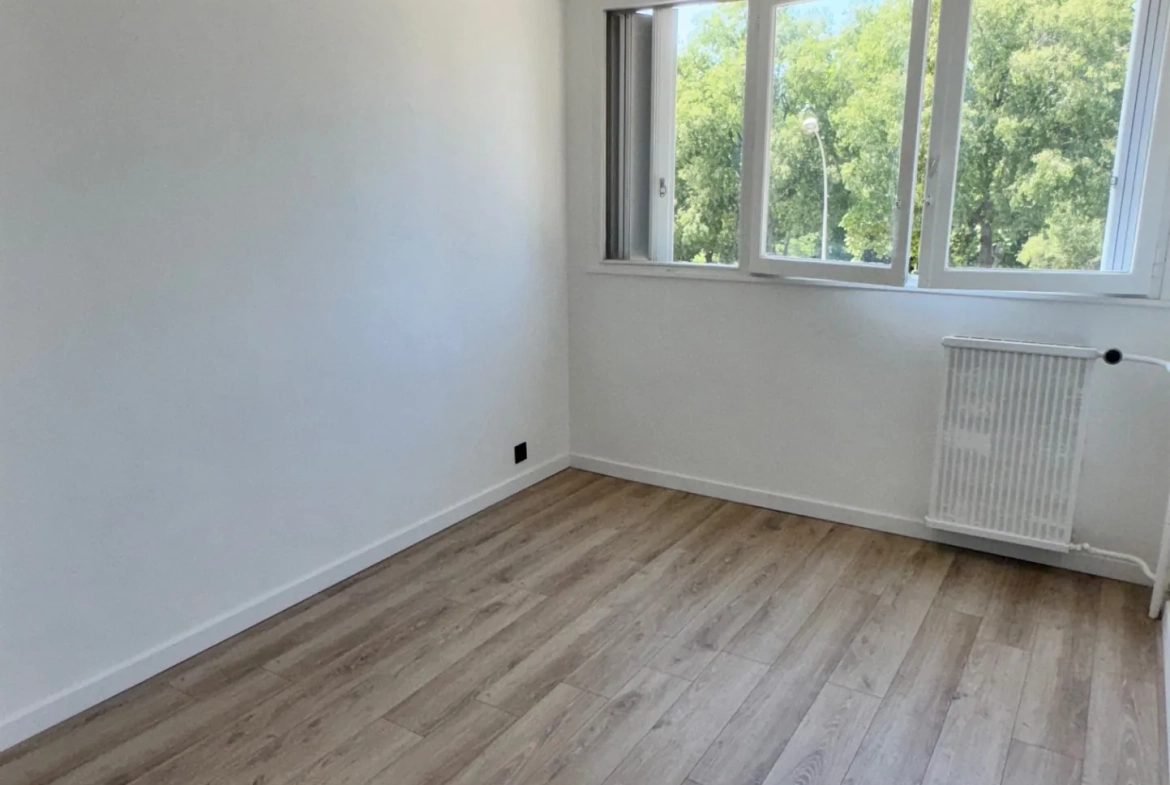 Appartement 3 pièces rénové à Marseille 13010 avec parking et sécurité 