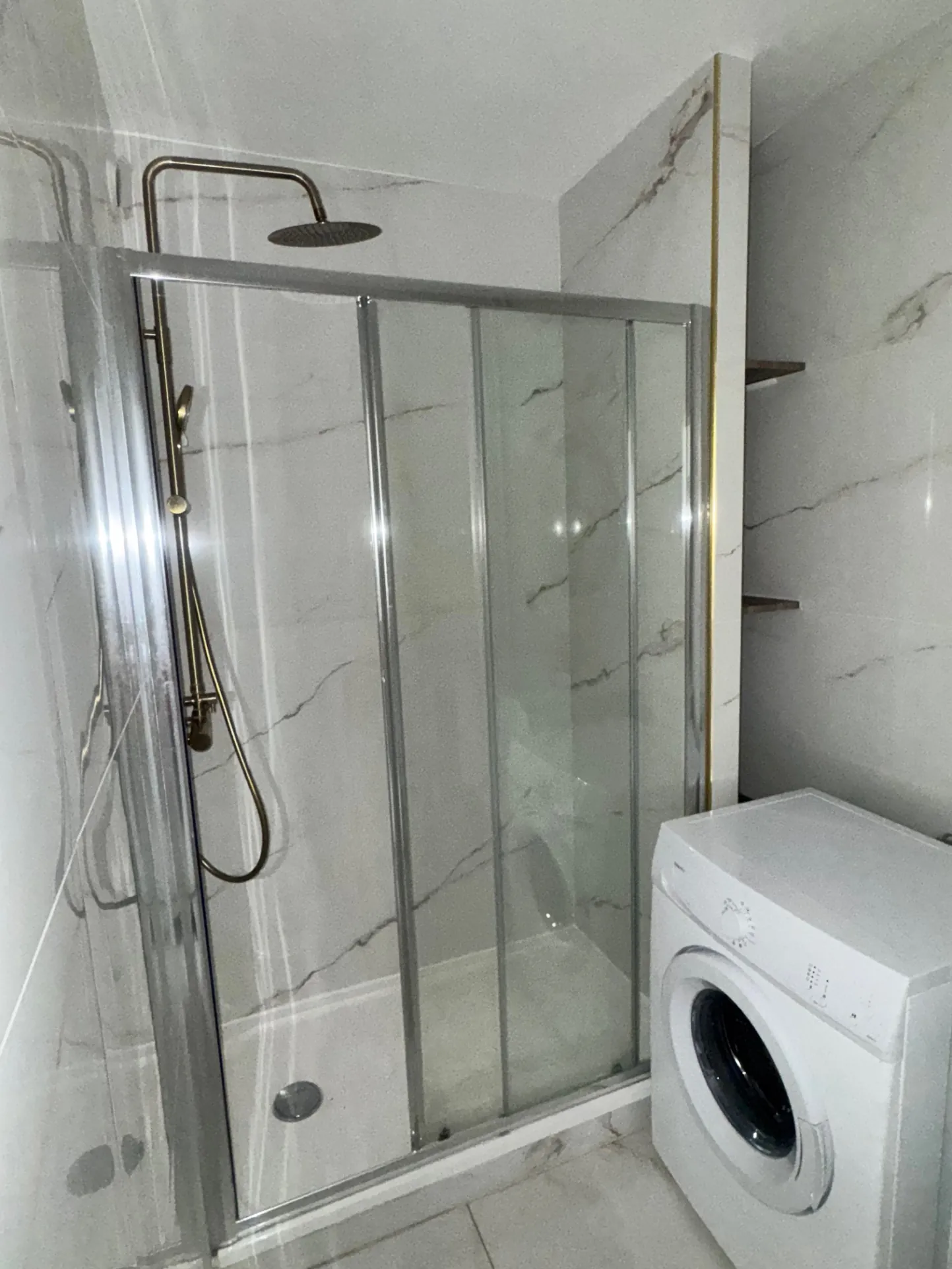 Appartement 3 pièces rénové à Marseille 13010 avec parking et sécurité 