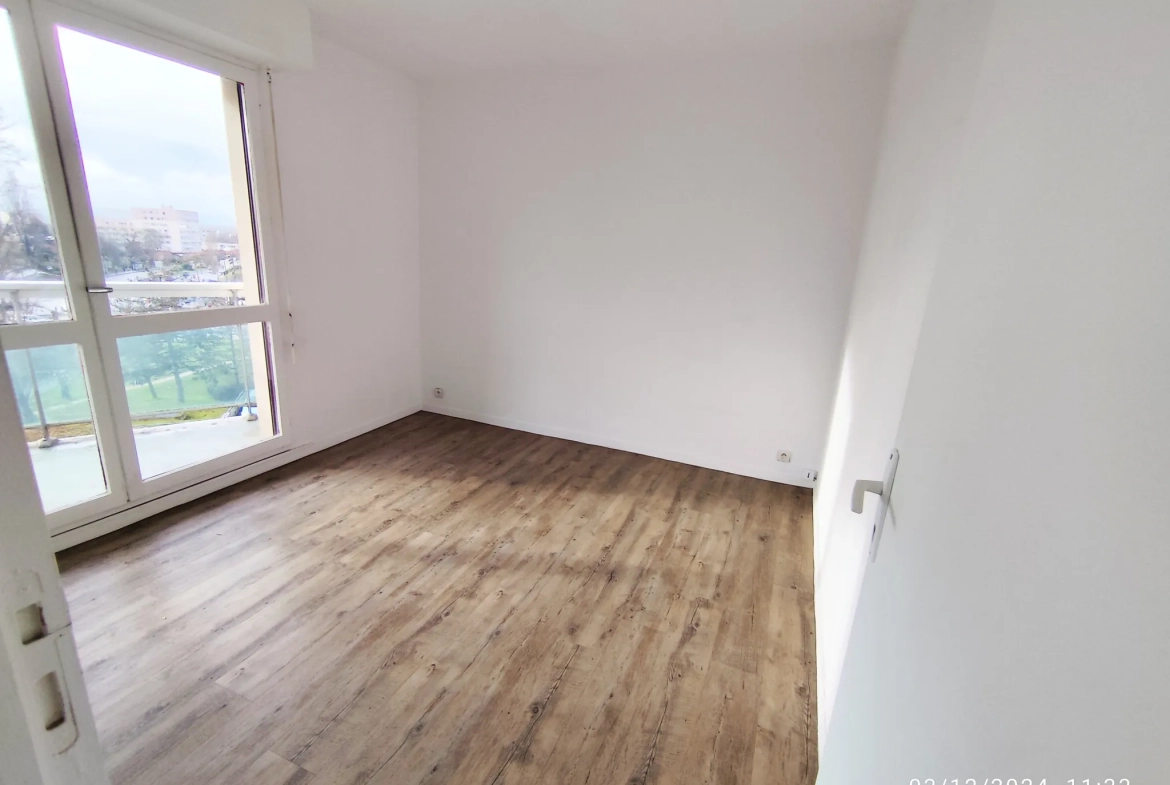 Appartement T2 à Cergy avec balcon, cave et garage, idéal premier achat à 149 000 € 
