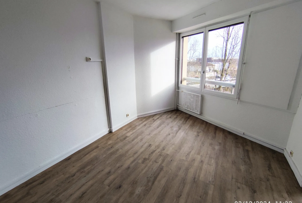 Appartement T2 à Cergy avec balcon, cave et garage, idéal premier achat à 149 000 € 