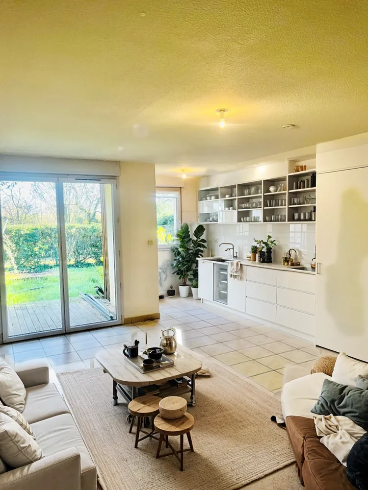 Vente appartement T2 avec terrasse à Fenouillet - Résidence sécurisée avec piscine 