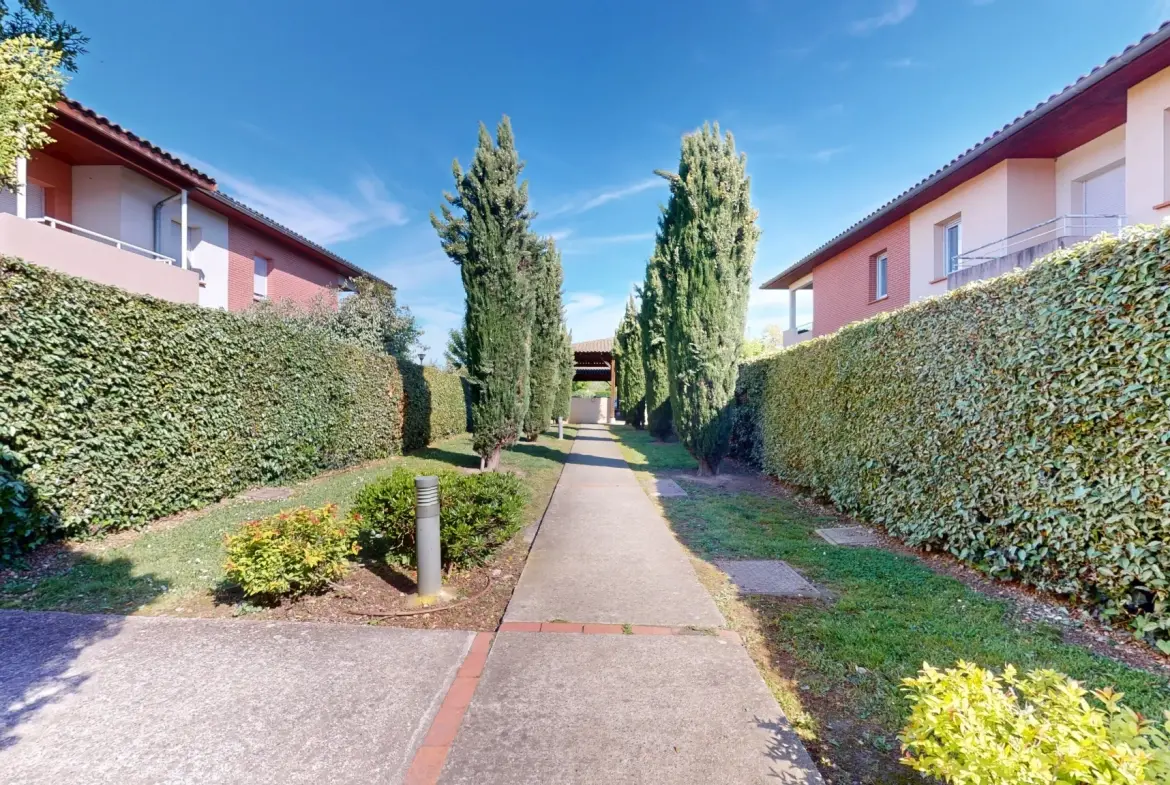 Vente appartement T2 avec terrasse à Fenouillet - Résidence sécurisée avec piscine 