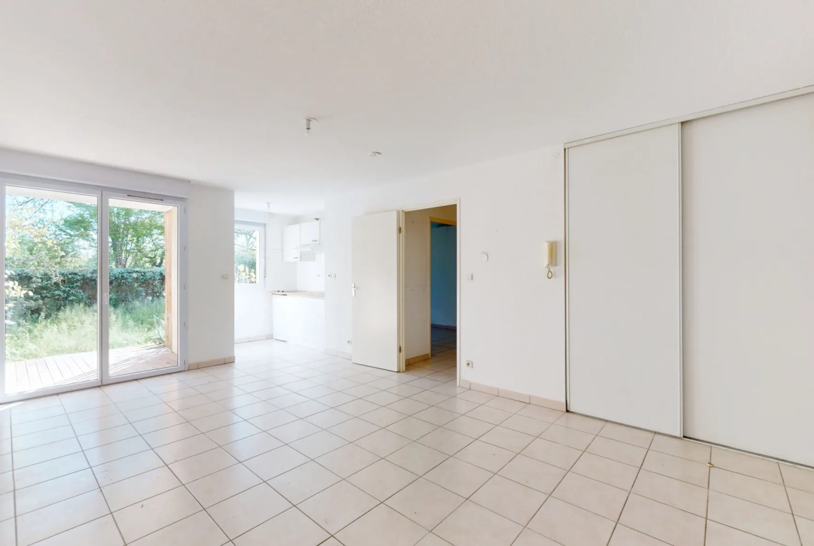 Vente appartement T2 avec terrasse à Fenouillet - Résidence sécurisée avec piscine 