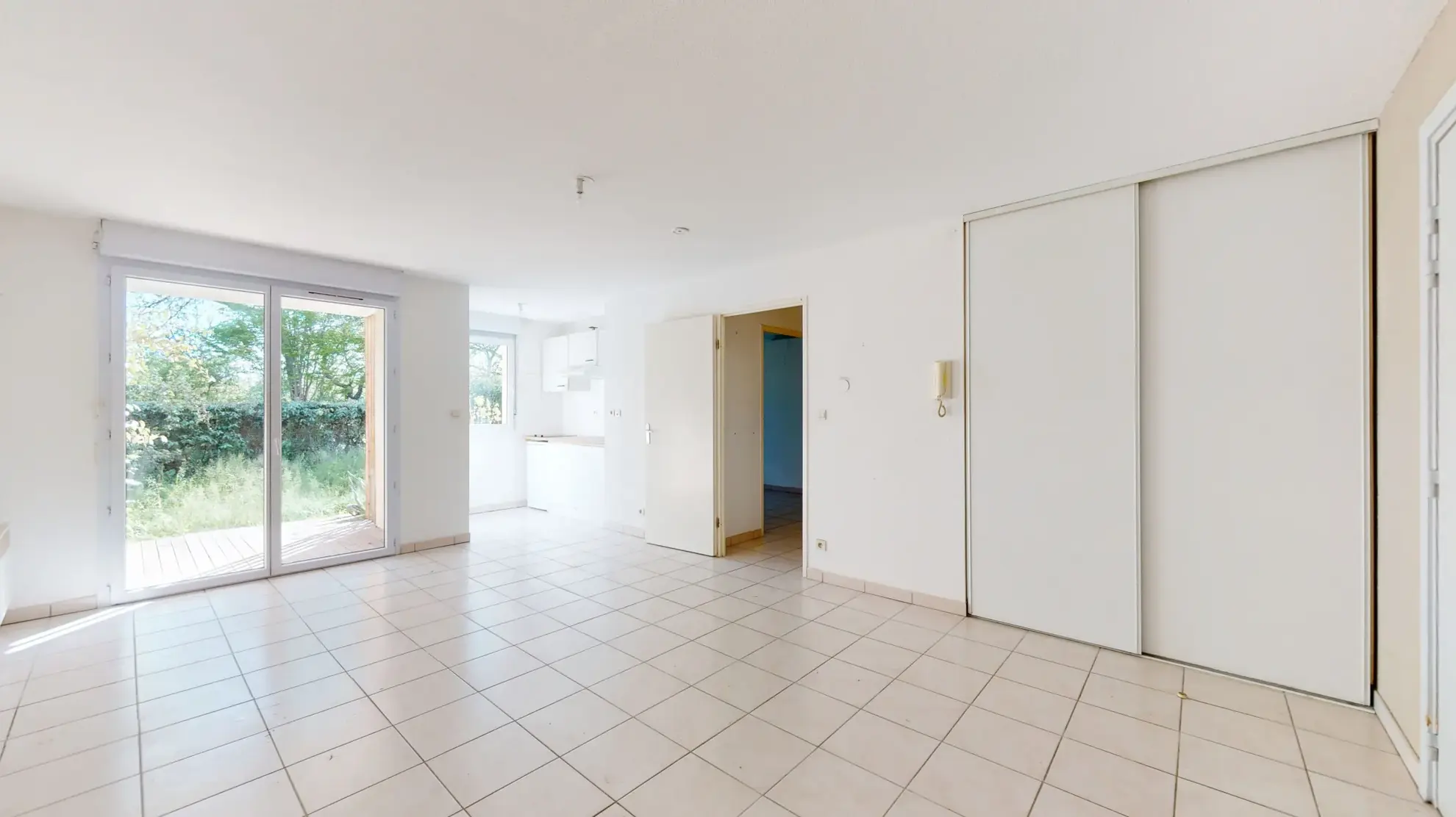 Vente appartement T2 avec terrasse à Fenouillet - Résidence sécurisée avec piscine 