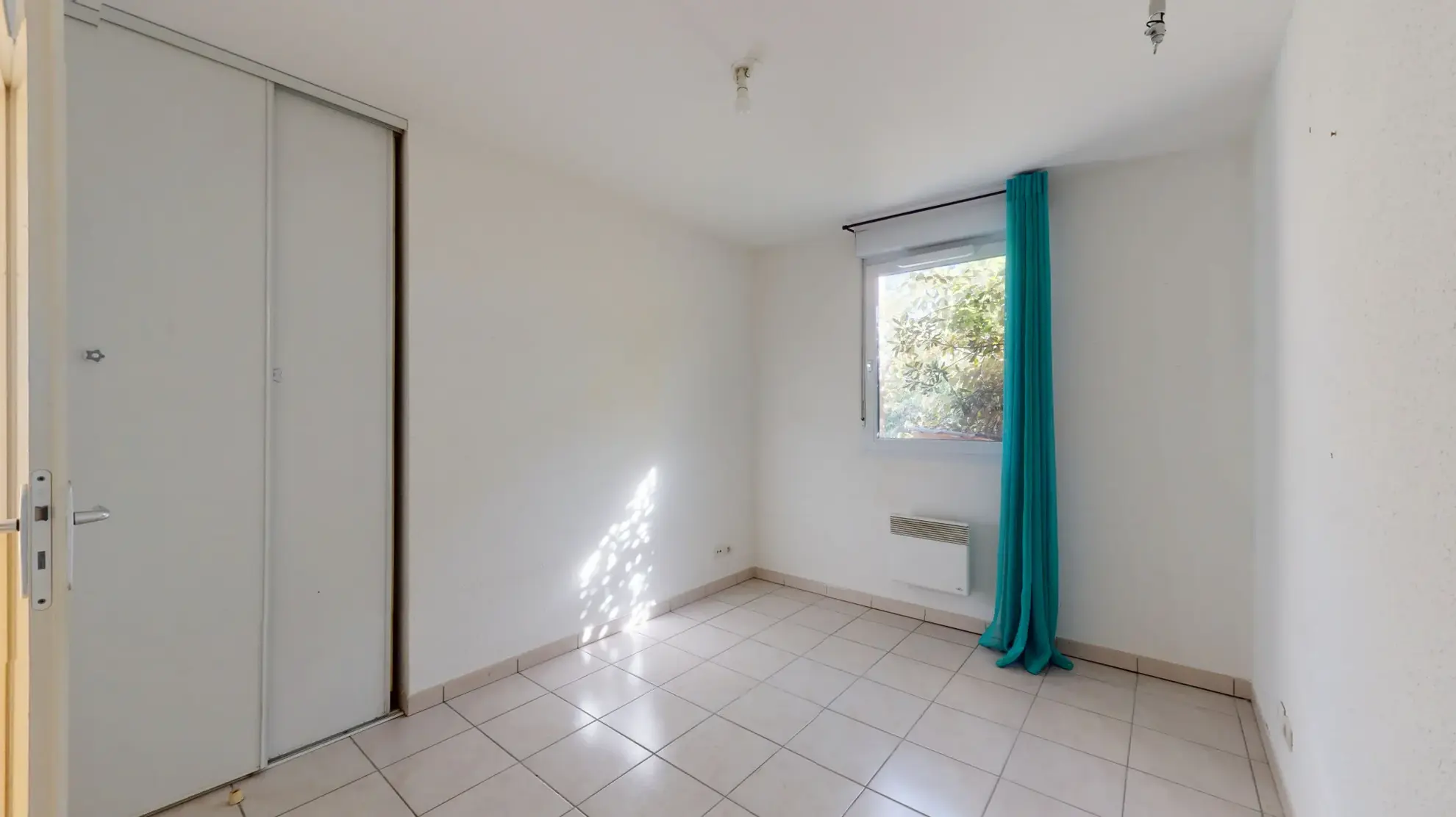 Vente appartement T2 avec terrasse à Fenouillet - Résidence sécurisée avec piscine 
