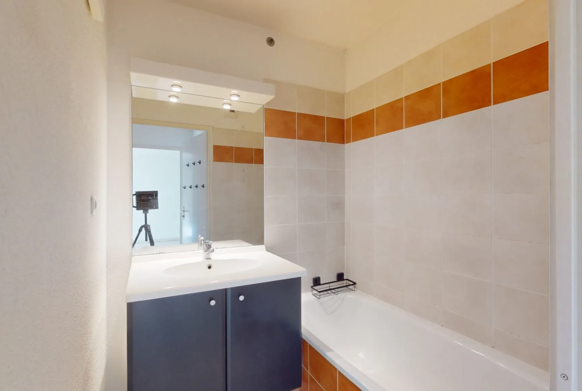 Vente appartement T2 avec terrasse à Fenouillet - Résidence sécurisée avec piscine 