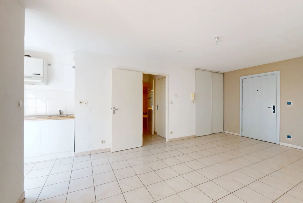 Vente appartement T2 avec terrasse à Fenouillet - Résidence sécurisée avec piscine 