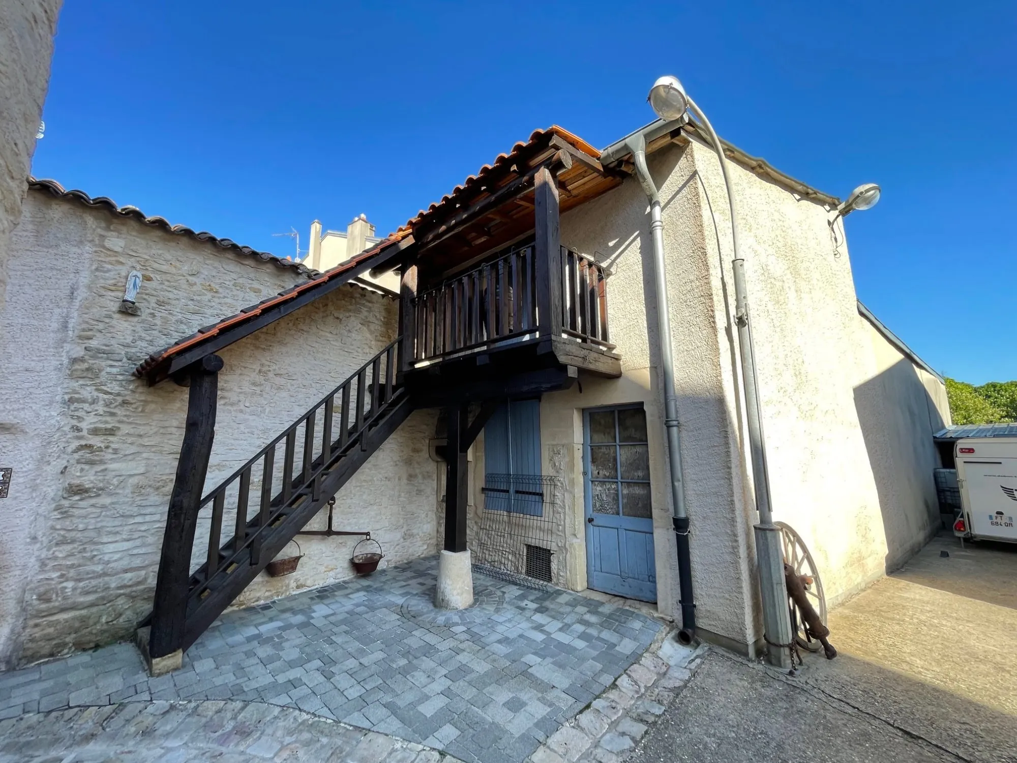 Maison de village à Thiaucourt-Regniéville avec grand potentiel et confort optimal 