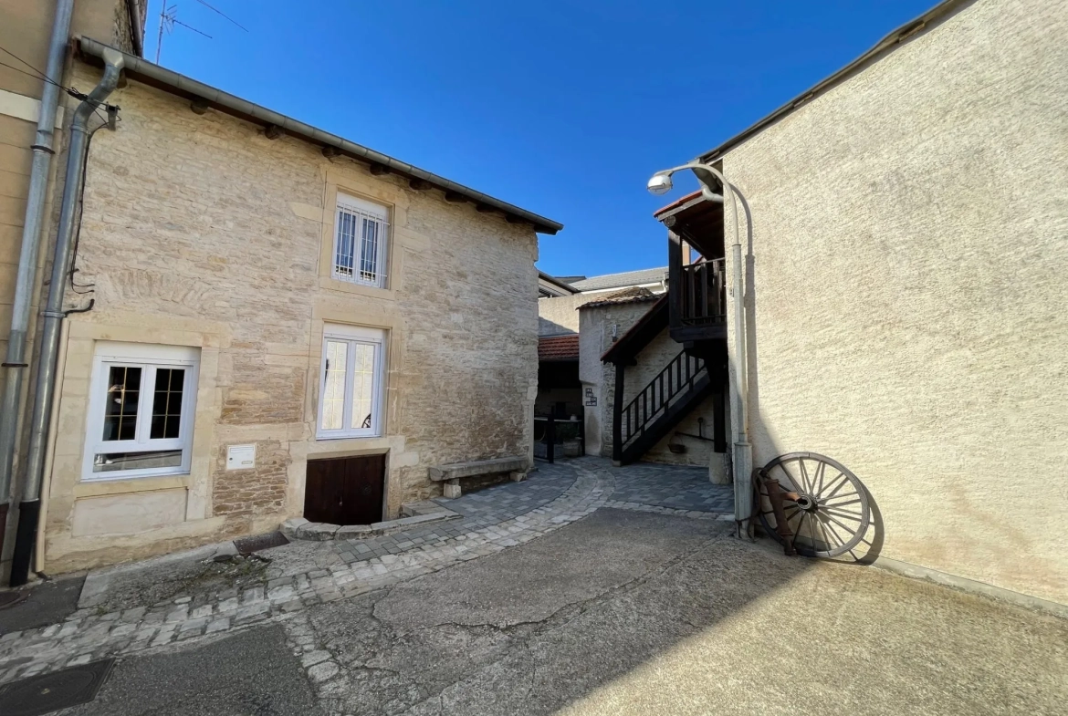 Maison de village à Thiaucourt-Regniéville avec grand potentiel et confort optimal 