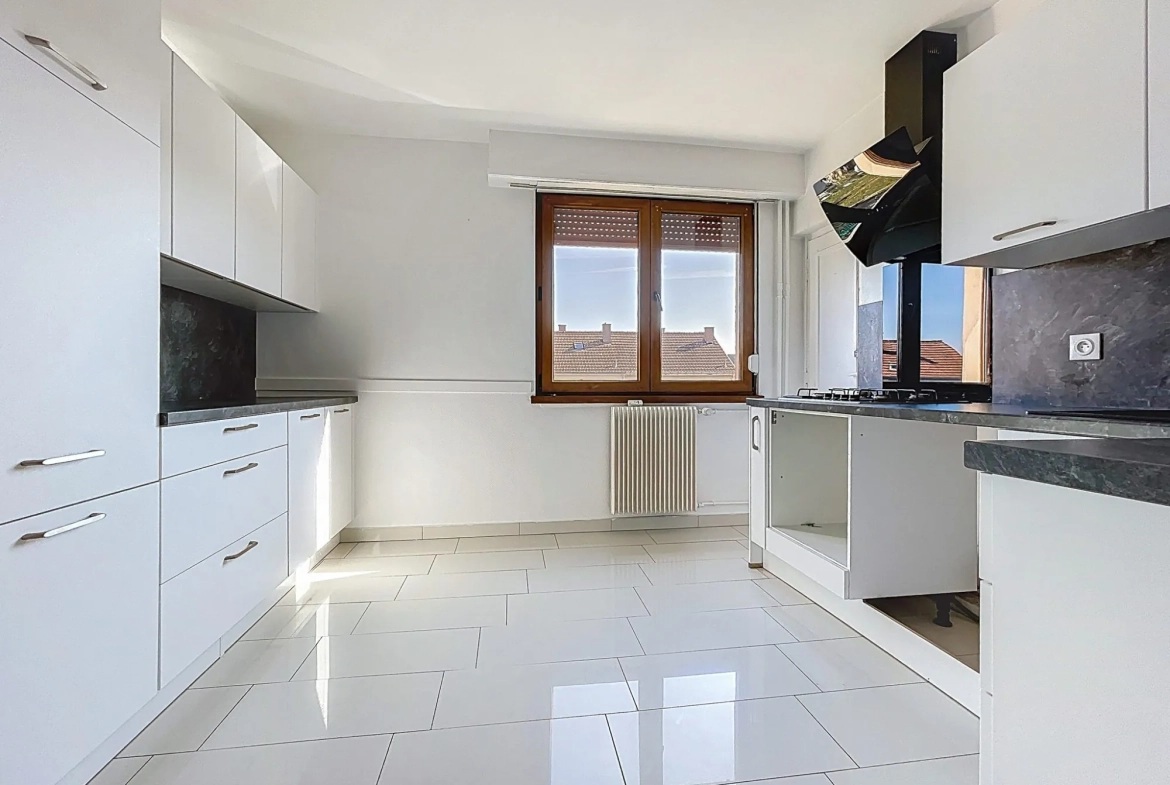 Appartement 4 pièces à Ostwald - 79,85 m² avec balcon, garage et cave 