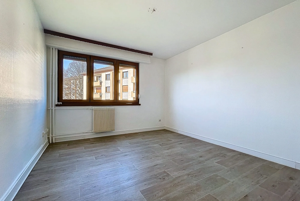 Appartement 4 pièces à Ostwald - 79,85 m² avec balcon, garage et cave 