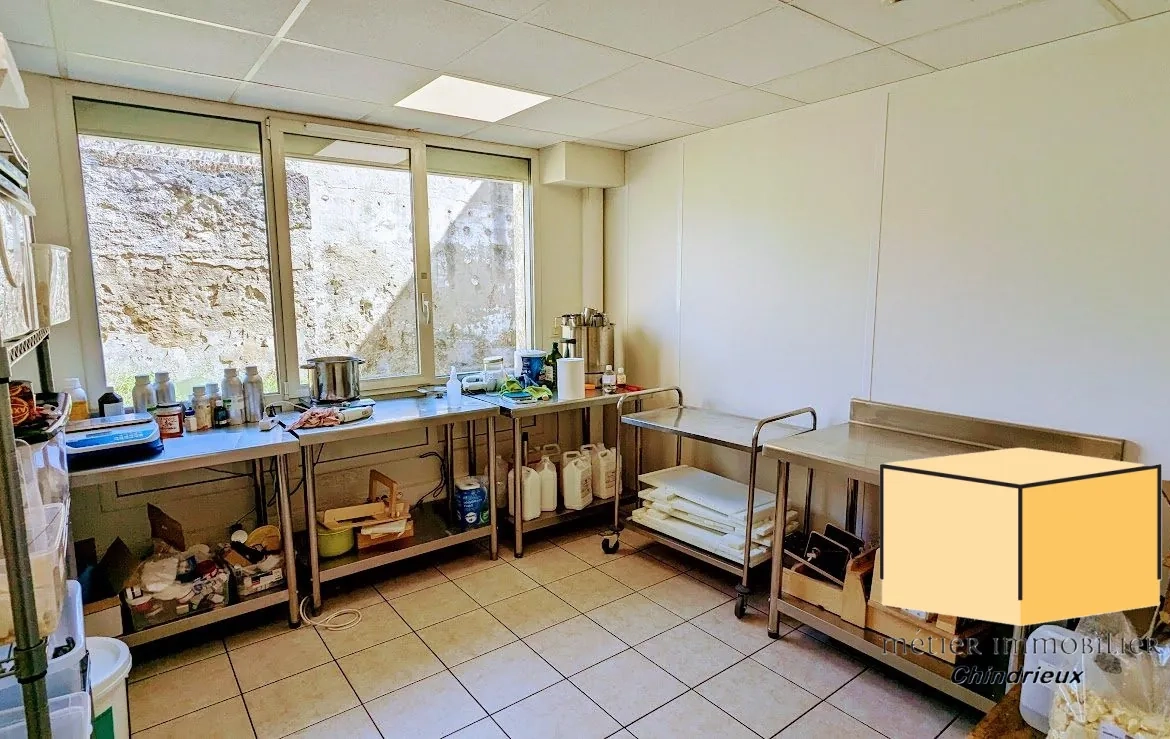 Local commercial à vendre à Culoz - Bonne visibilité et rentabilité 