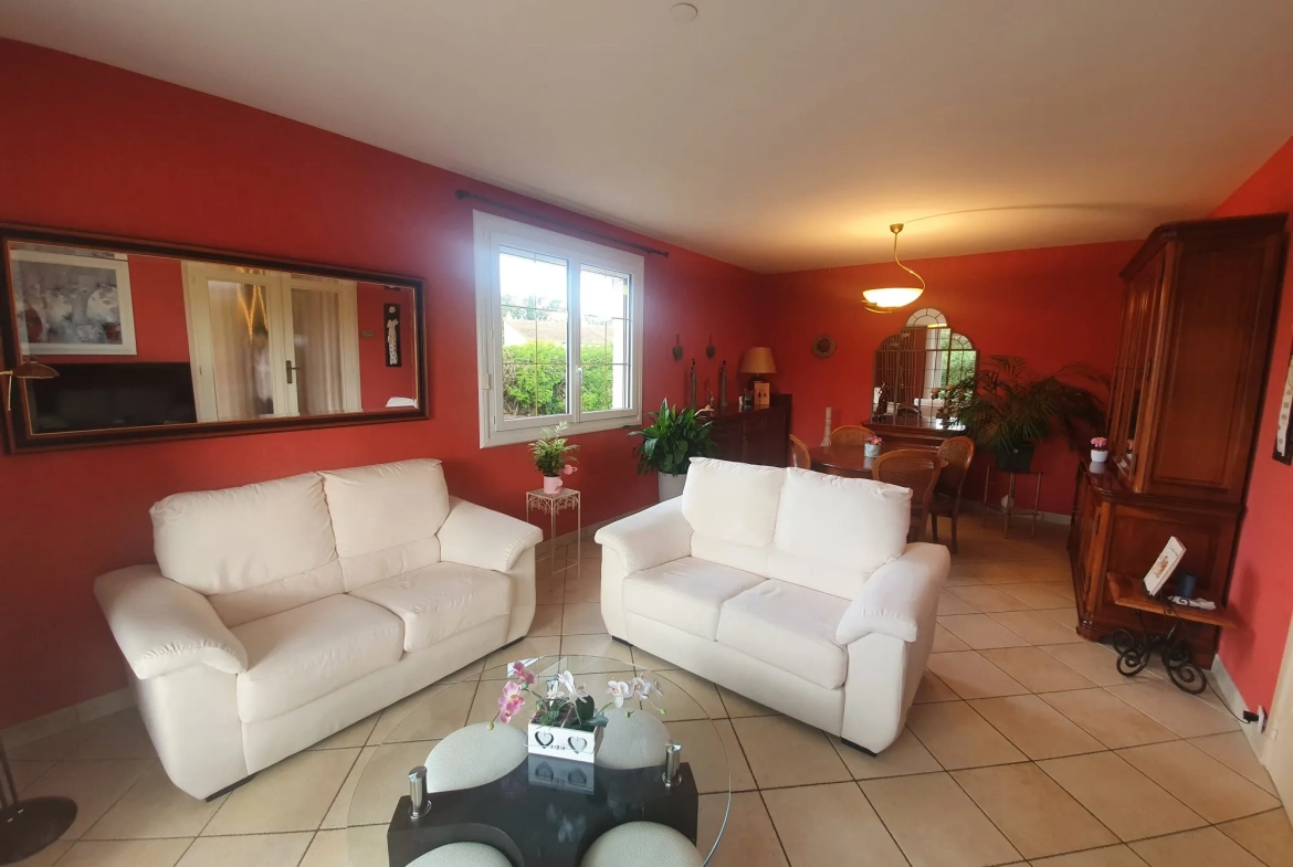 sèjour-salon Maison de plain-pied à Néris-les-Bains avec jardin et terrasse 