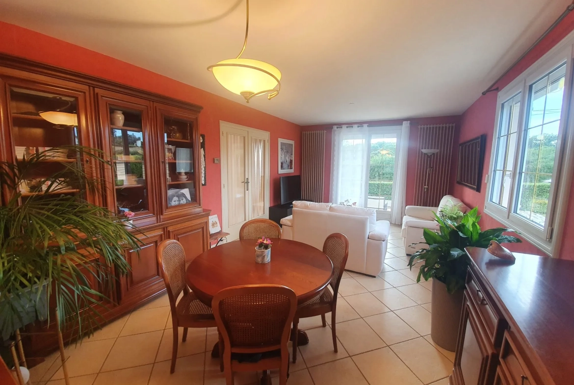 sèjour-salon Maison de plain-pied à Néris-les-Bains avec jardin et terrasse 