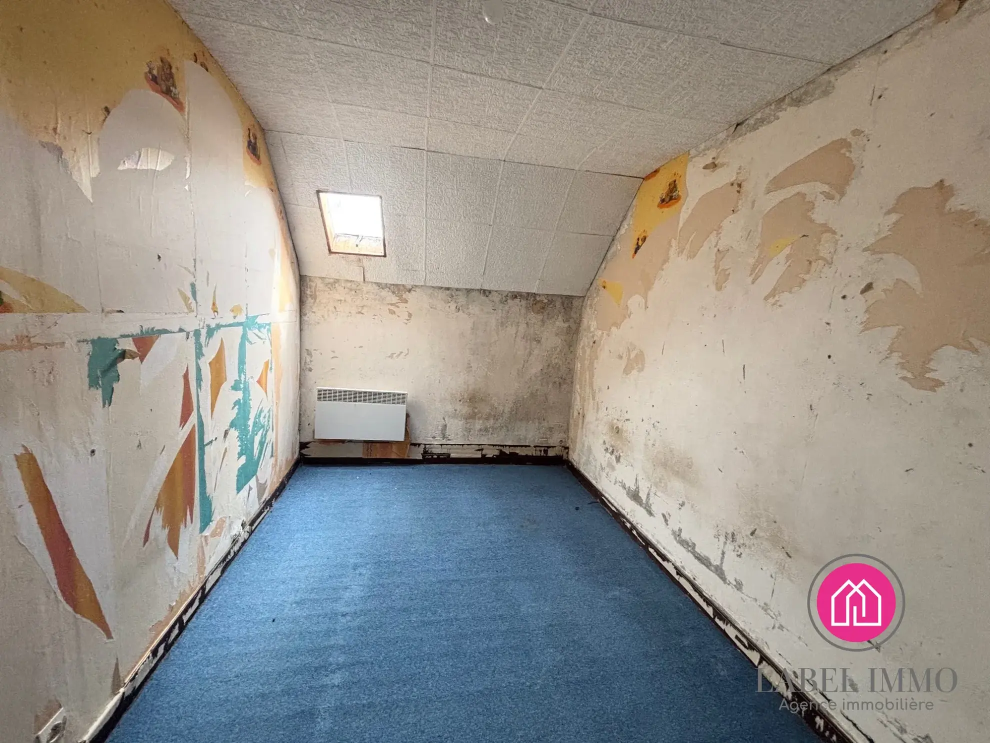 Maison semi-individuelle de 85 m² avec jardin à Roeulx - Calme et stationnement privé 