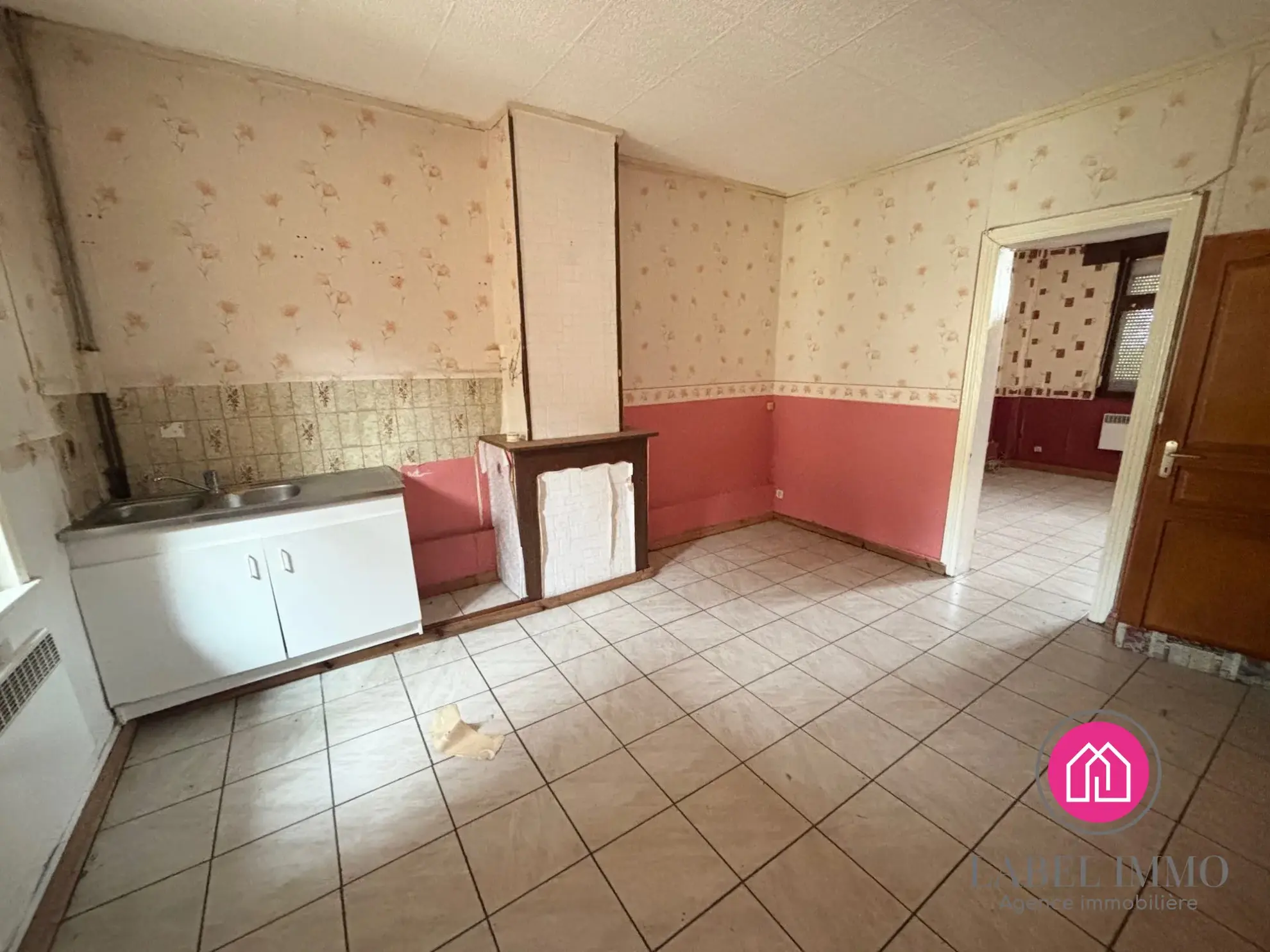 Maison semi-individuelle de 85 m² avec jardin à Roeulx - Calme et stationnement privé 