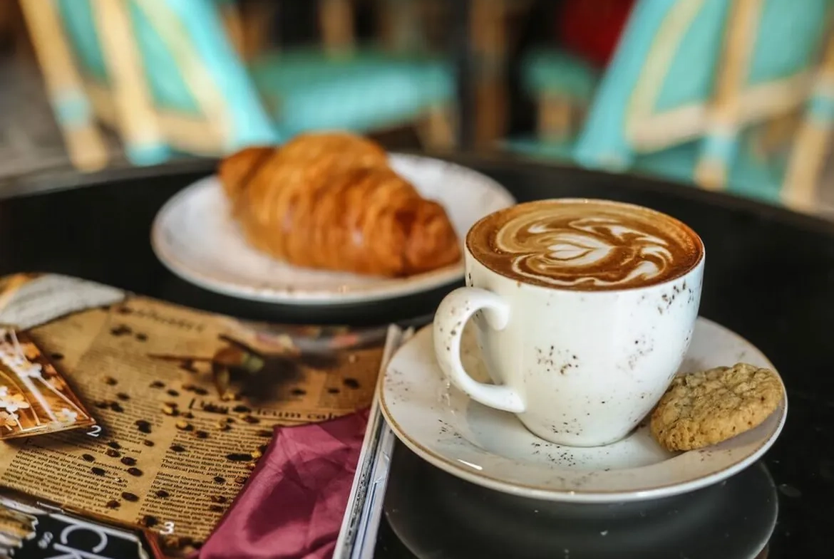 À vendre : tea-room ou bar à café dans centre commercial à Neuchâtel 