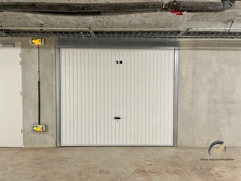 GARAGE EN SUS Achat appartement 3 pièces avec terrasse et piscine à Fréjus
