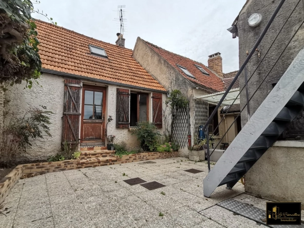 Charmante maison ancienne à vendre à Saint-Arnoult-en-Yvelines près de Paris