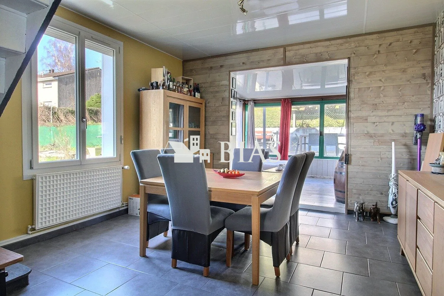 Maison de plain-pied à vendre à Le Trait, 2 chambres, garage potentiel, terrain 534 m² 