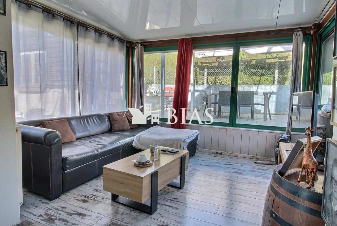 Maison de plain-pied à vendre à Le Trait, 2 chambres, garage potentiel, terrain 534 m² 