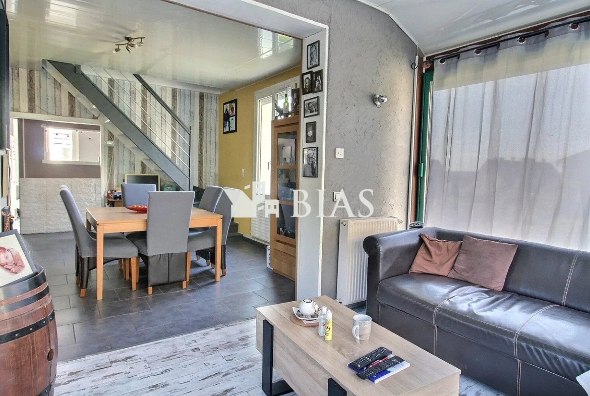 Maison de plain-pied à vendre à Le Trait, 2 chambres, garage potentiel, terrain 534 m² 