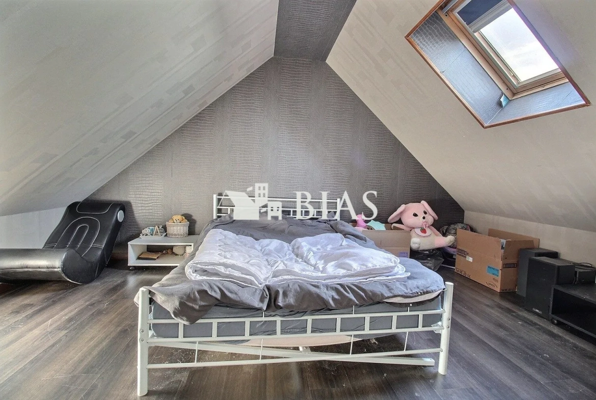 Maison de plain-pied à vendre à Le Trait, 2 chambres, garage potentiel, terrain 534 m² 
