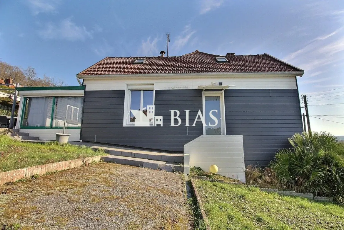 Maison de plain-pied à vendre à Le Trait, 2 chambres, garage potentiel, terrain 534 m² 
