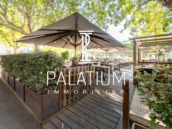 Restaurant à vendre à Digne-les-Bains avec grande terrasse et croissance du chiffre d'affaires