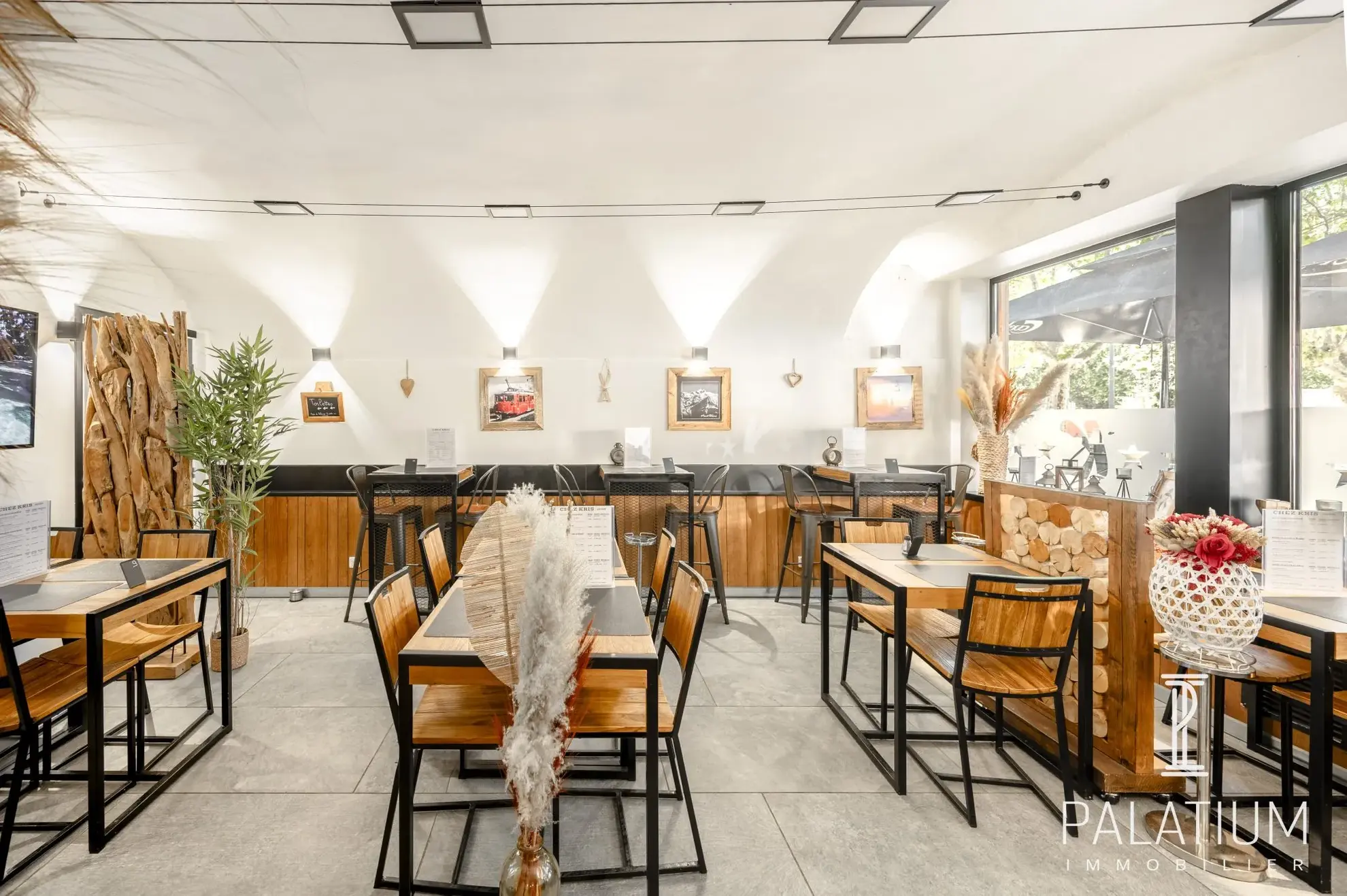 Restaurant à vendre à Digne-les-Bains avec grande terrasse et croissance du chiffre d'affaires 
