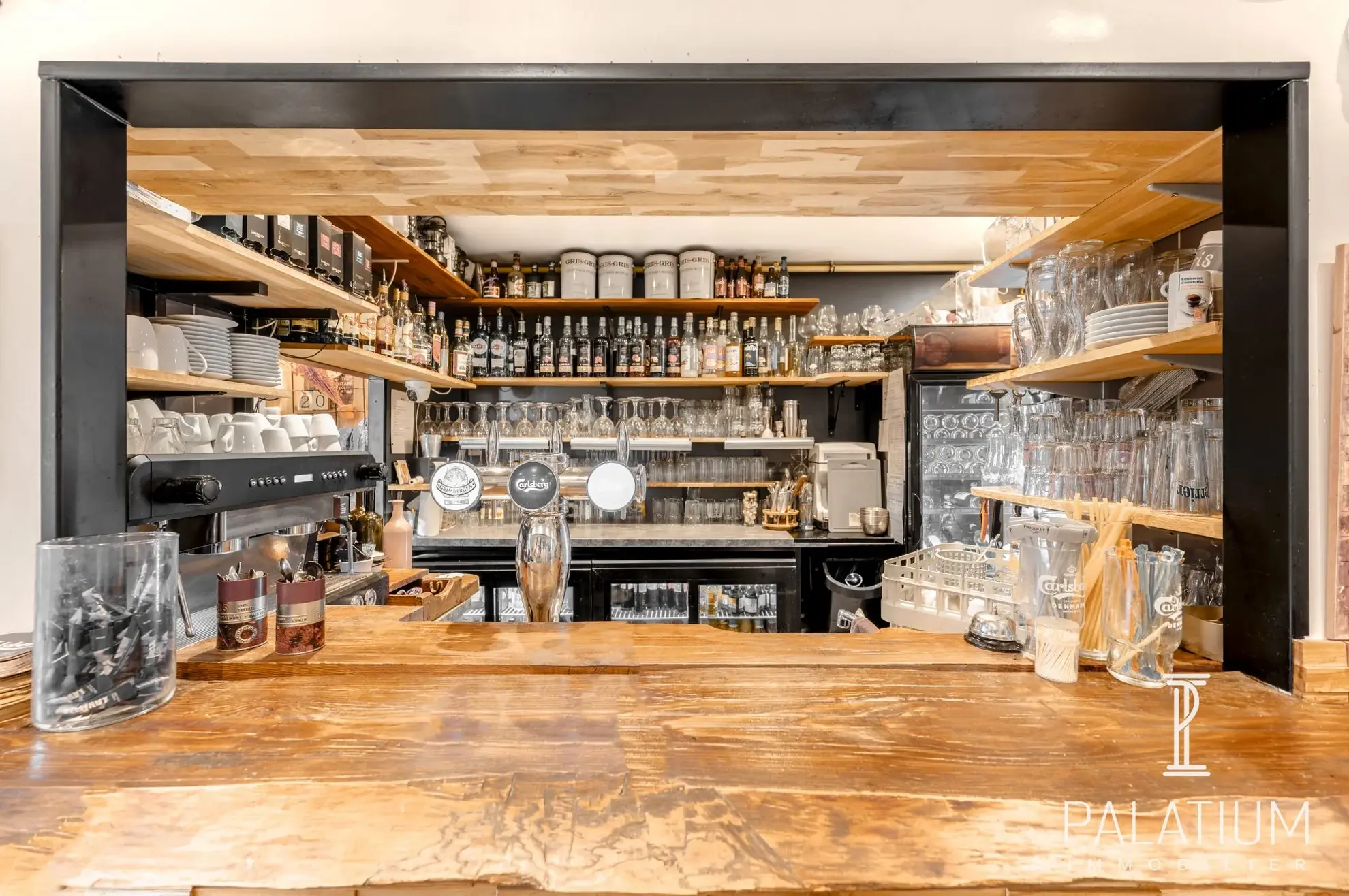 Restaurant à vendre à Digne-les-Bains avec grande terrasse et croissance du chiffre d'affaires 