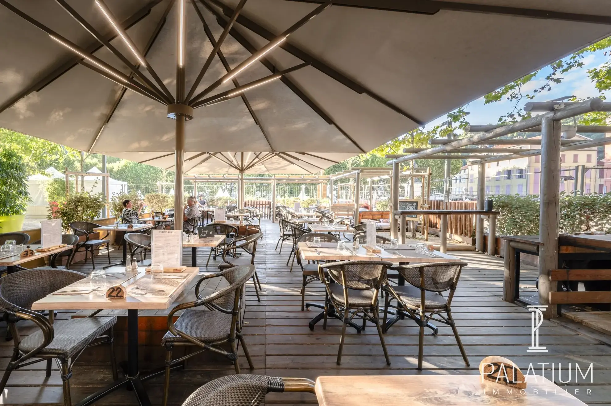 Restaurant à vendre à Digne-les-Bains avec grande terrasse et croissance du chiffre d'affaires 