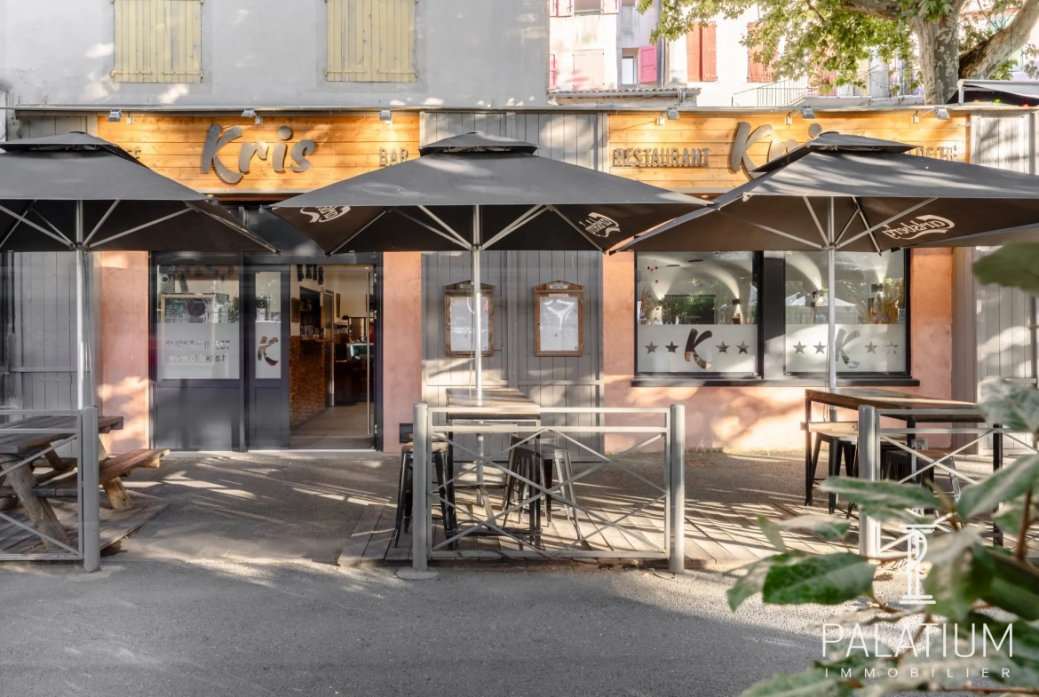 Restaurant à vendre à Digne-les-Bains avec grande terrasse et croissance du chiffre d'affaires 
