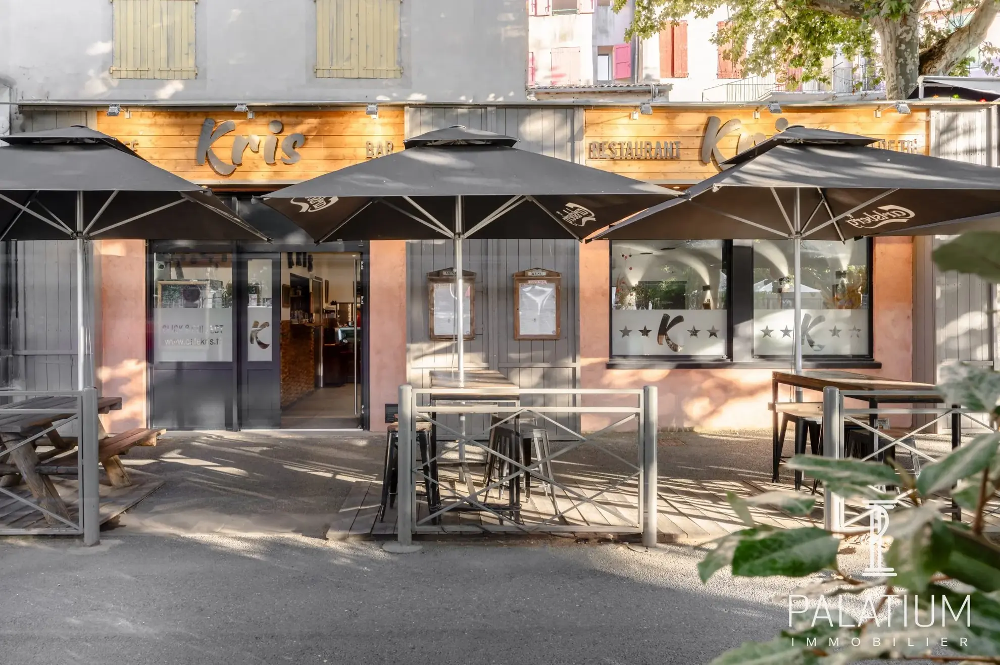Restaurant à vendre à Digne-les-Bains avec grande terrasse et croissance du chiffre d'affaires 