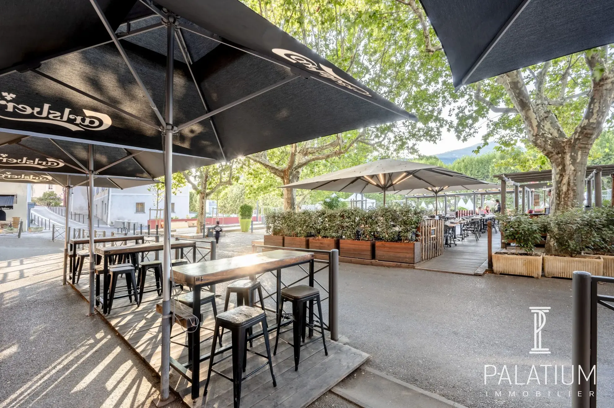 Restaurant à vendre à Digne-les-Bains avec grande terrasse et croissance du chiffre d'affaires 