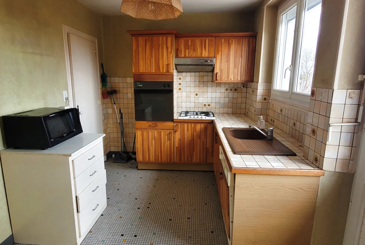 Maison à restaurer avec vue sur la ville à Coulounieix-Chamiers 