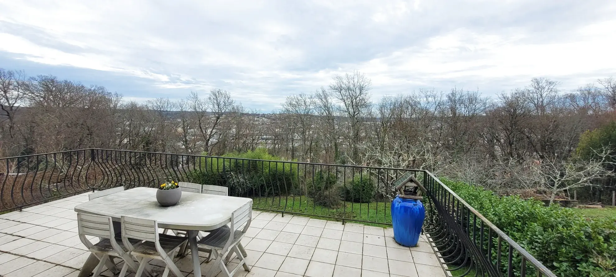 Maison à restaurer avec vue sur la ville à Coulounieix-Chamiers 