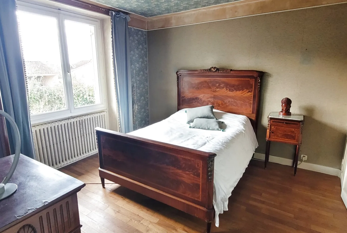 Maison à restaurer avec vue sur la ville à Coulounieix-Chamiers 