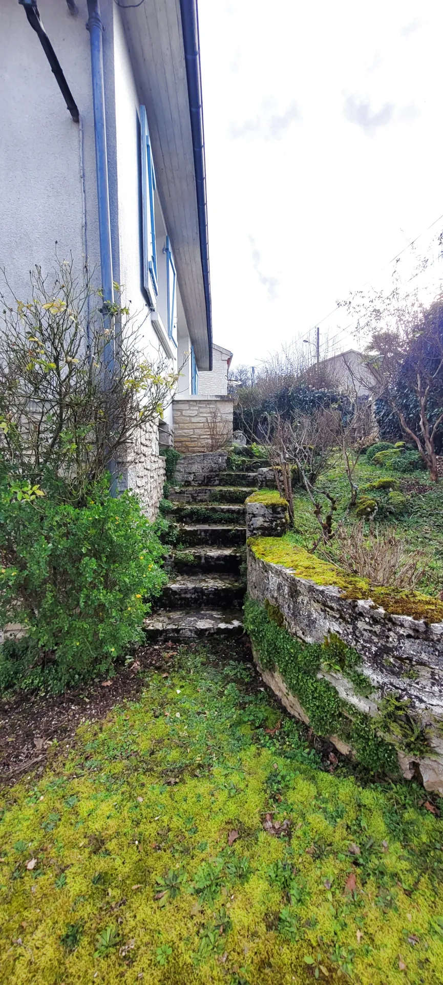 Maison à restaurer avec vue sur la ville à Coulounieix-Chamiers 