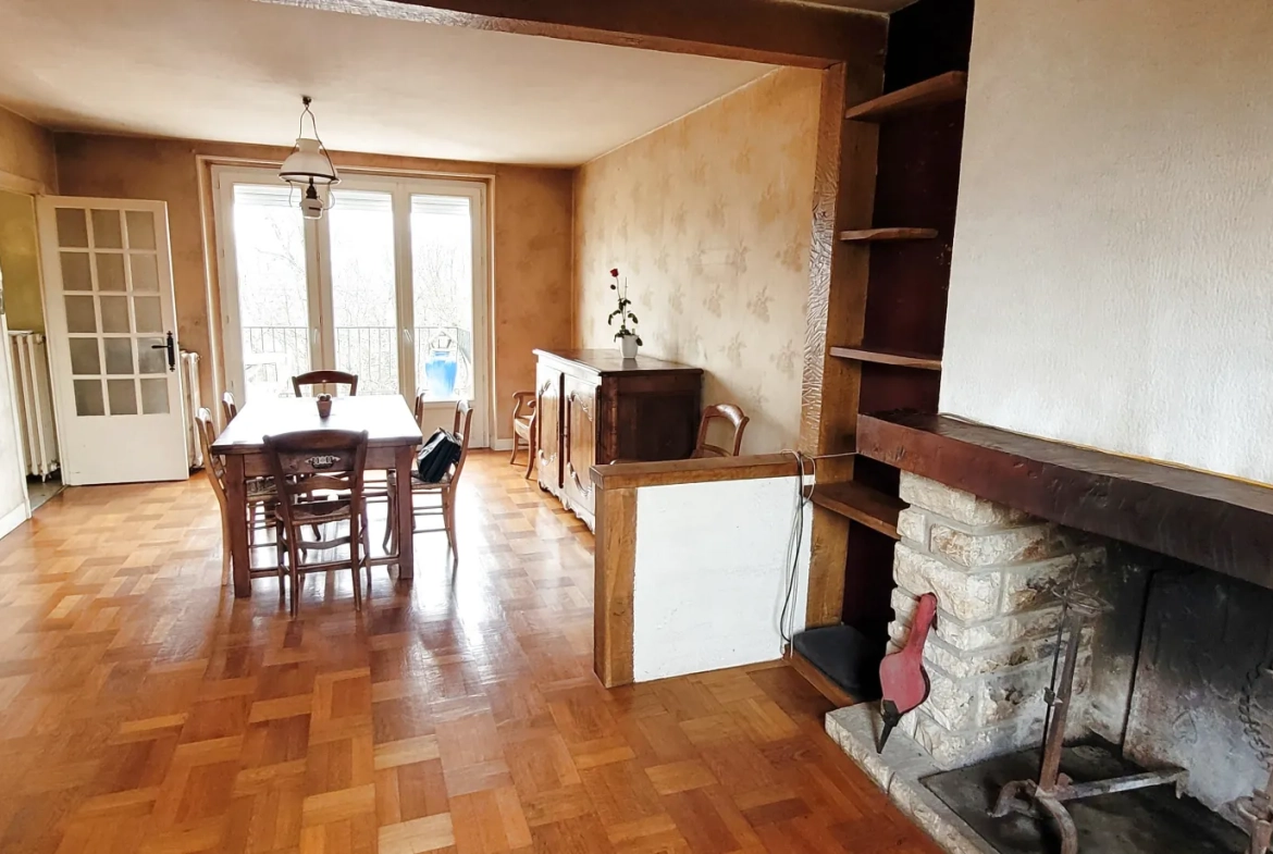 Maison à restaurer avec vue sur la ville à Coulounieix-Chamiers 