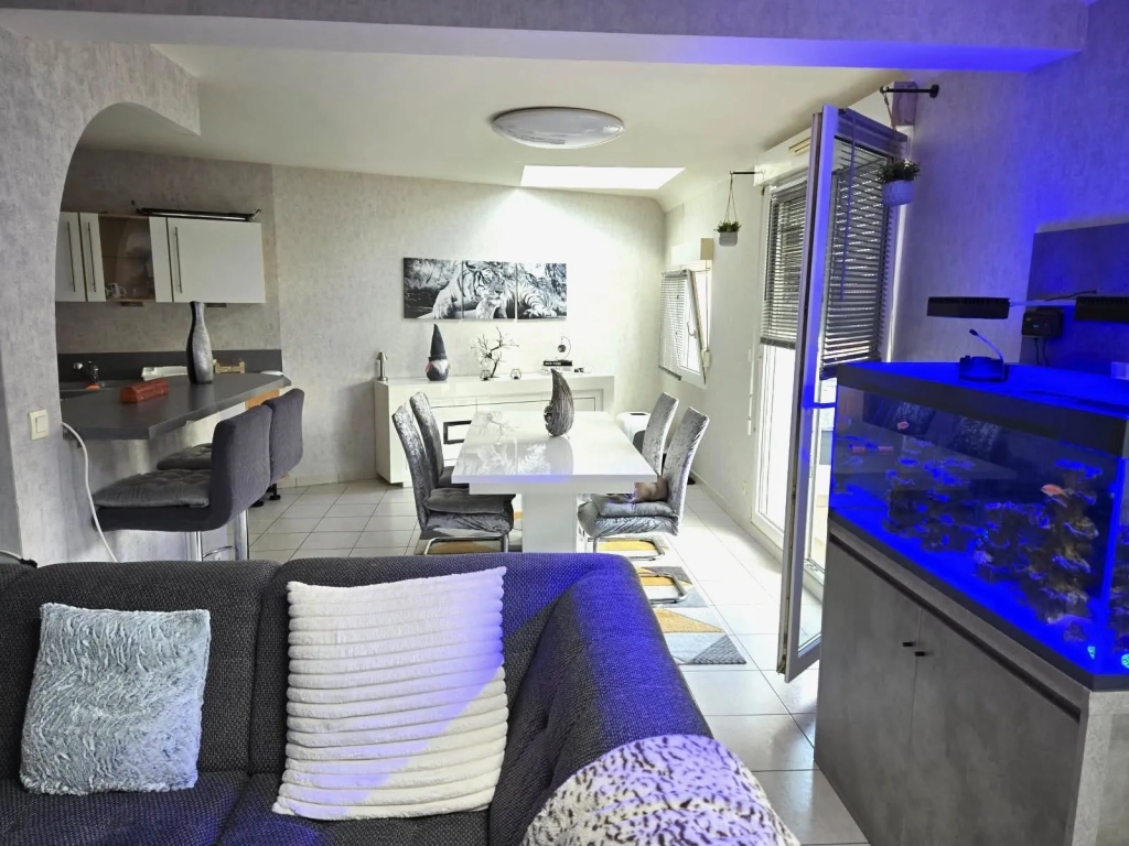 Appartement lumineux à vendre à Serrouville avec balcon et parking