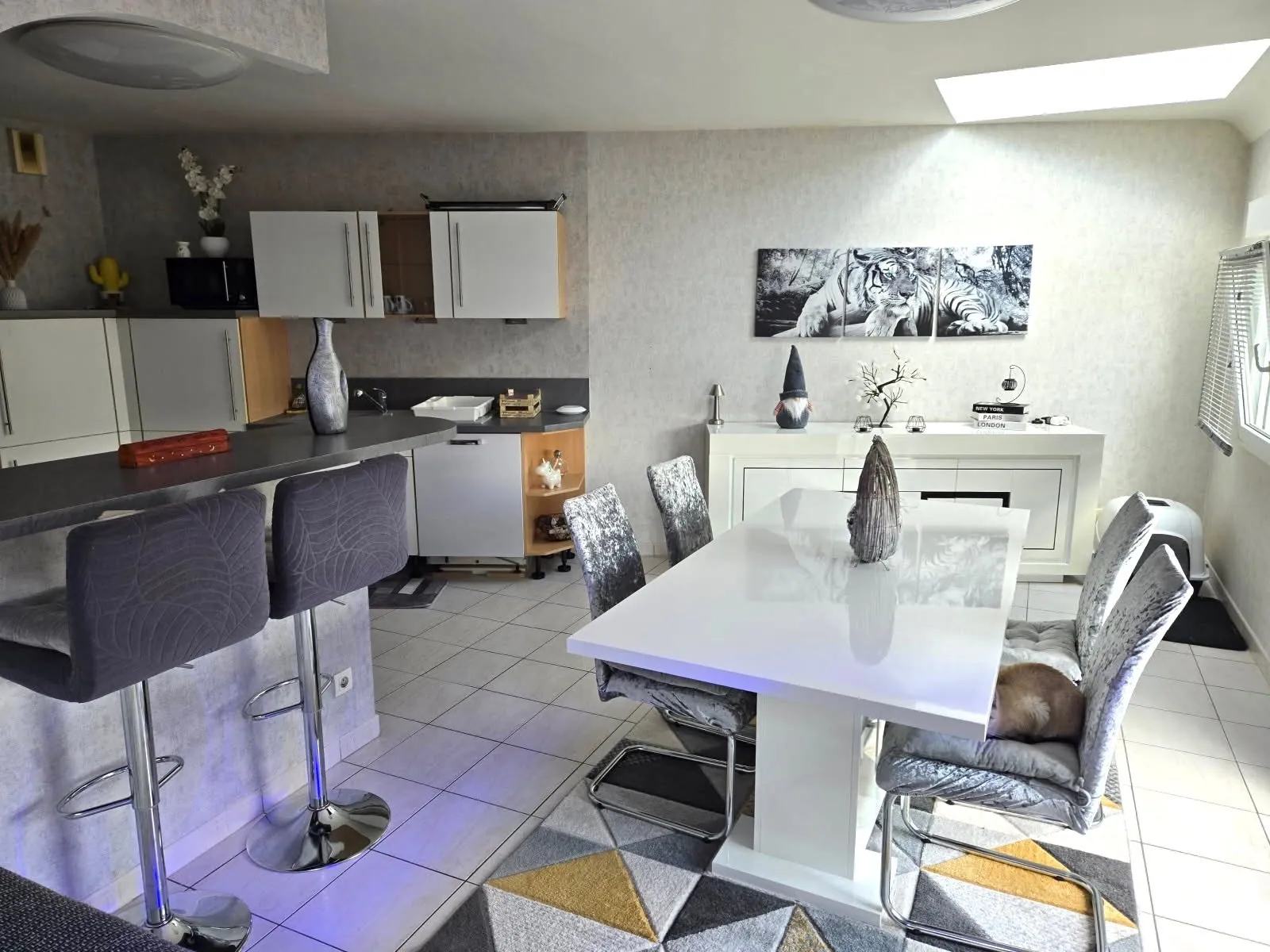 Appartement lumineux à vendre à Serrouville avec balcon et parking 