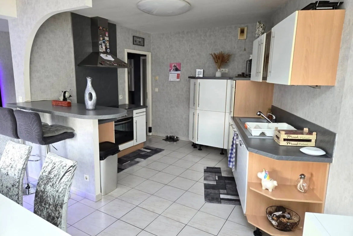 Appartement lumineux à vendre à Serrouville avec balcon et parking 