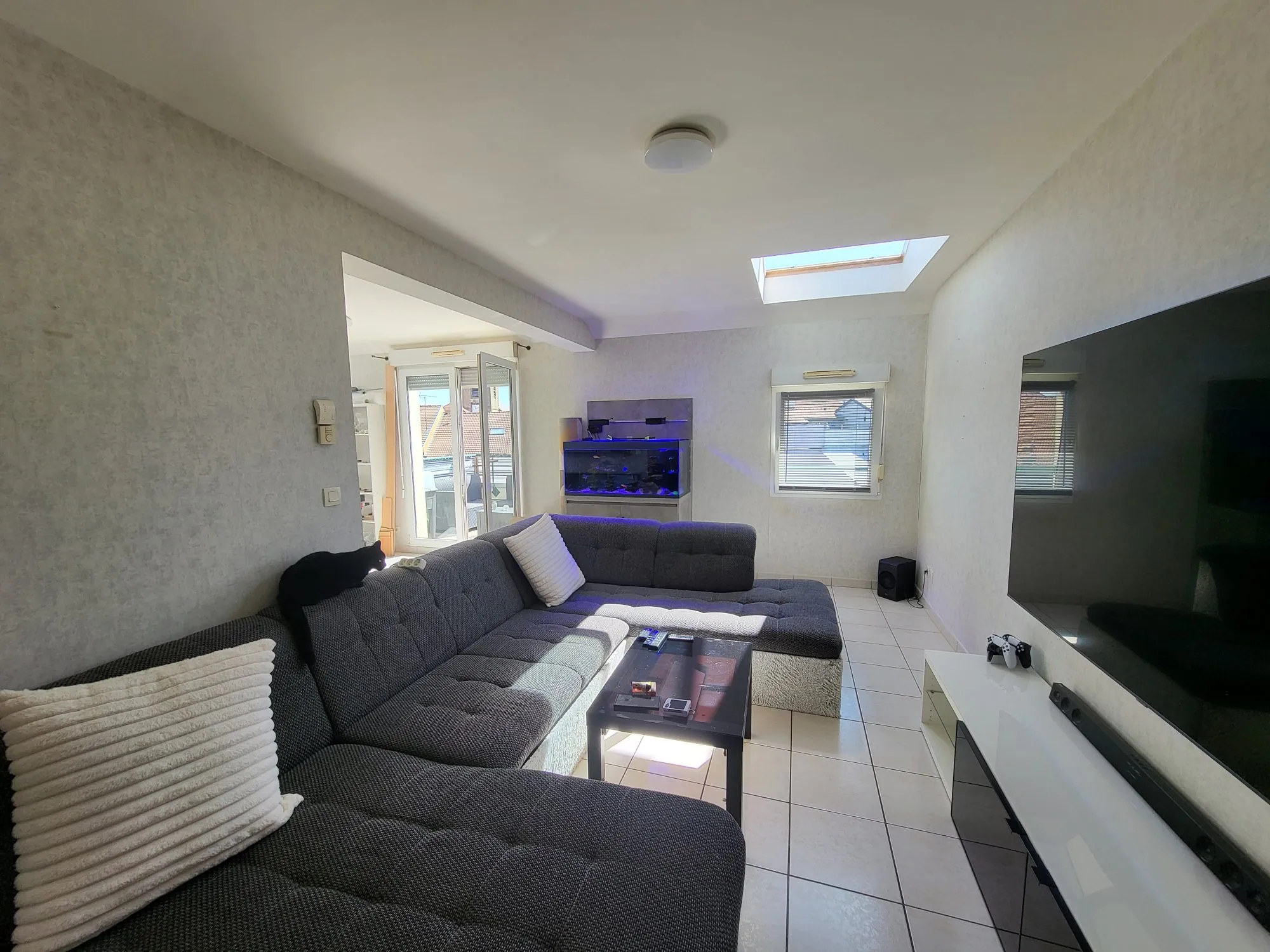 Appartement lumineux à vendre à Serrouville avec balcon et parking 