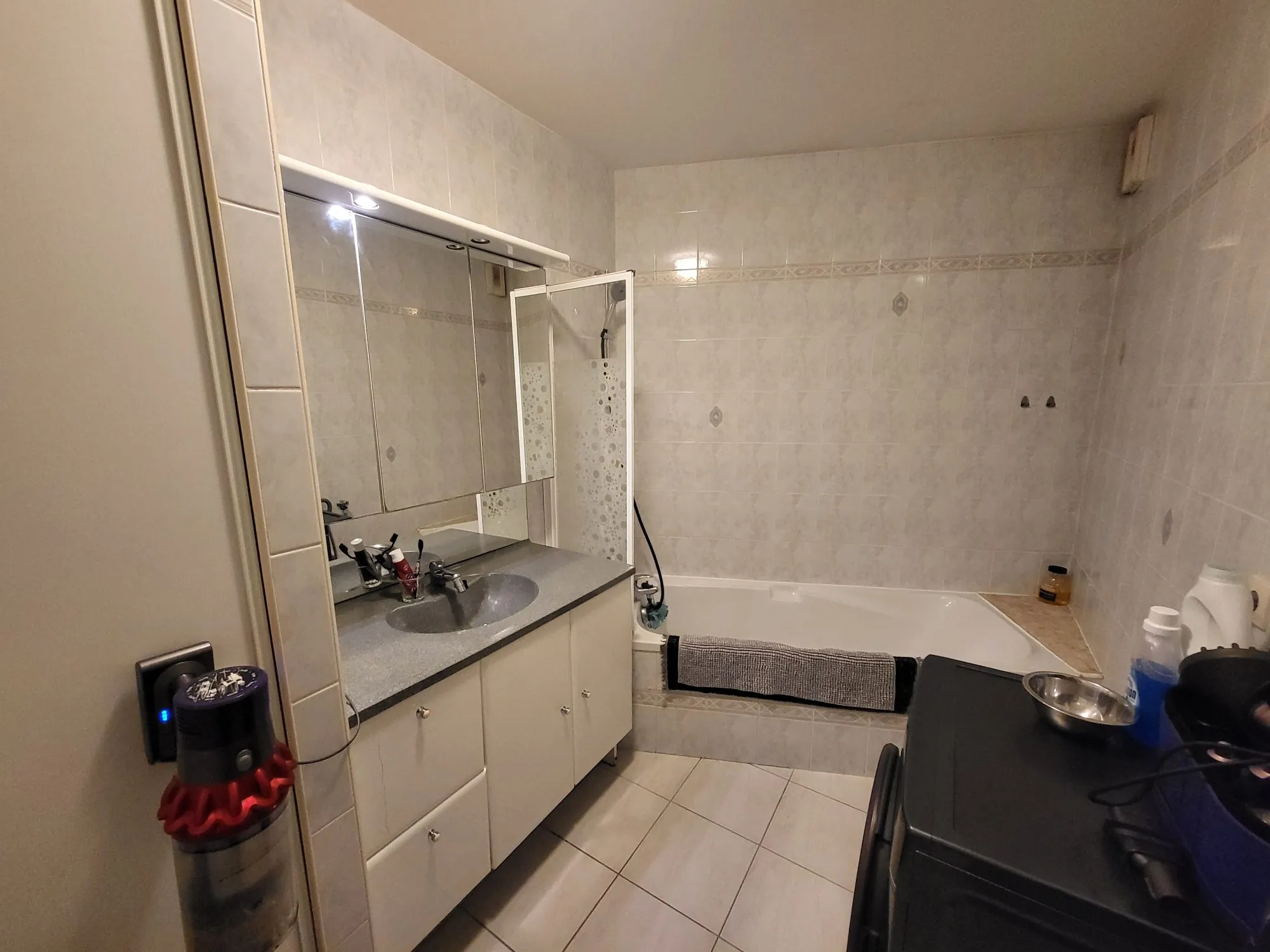 Appartement lumineux à vendre à Serrouville avec balcon et parking 
