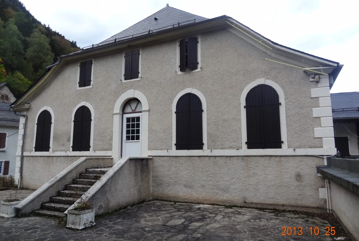 À vendre hôtel et restaurant à Gabas, Vallée d'Ossau, Pyrénées 